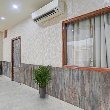Townhouse 1150 Hotel Dayal Palace Chinhat Bagian luar foto