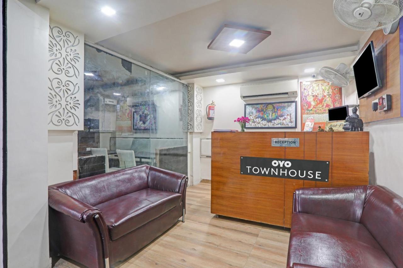 Townhouse 1150 Hotel Dayal Palace Chinhat Bagian luar foto