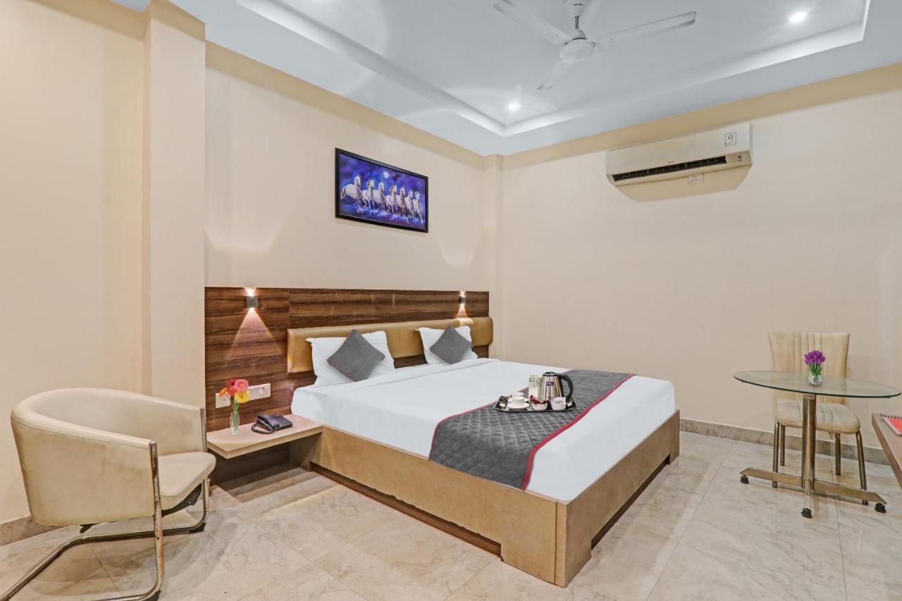 Townhouse 1150 Hotel Dayal Palace Chinhat Bagian luar foto