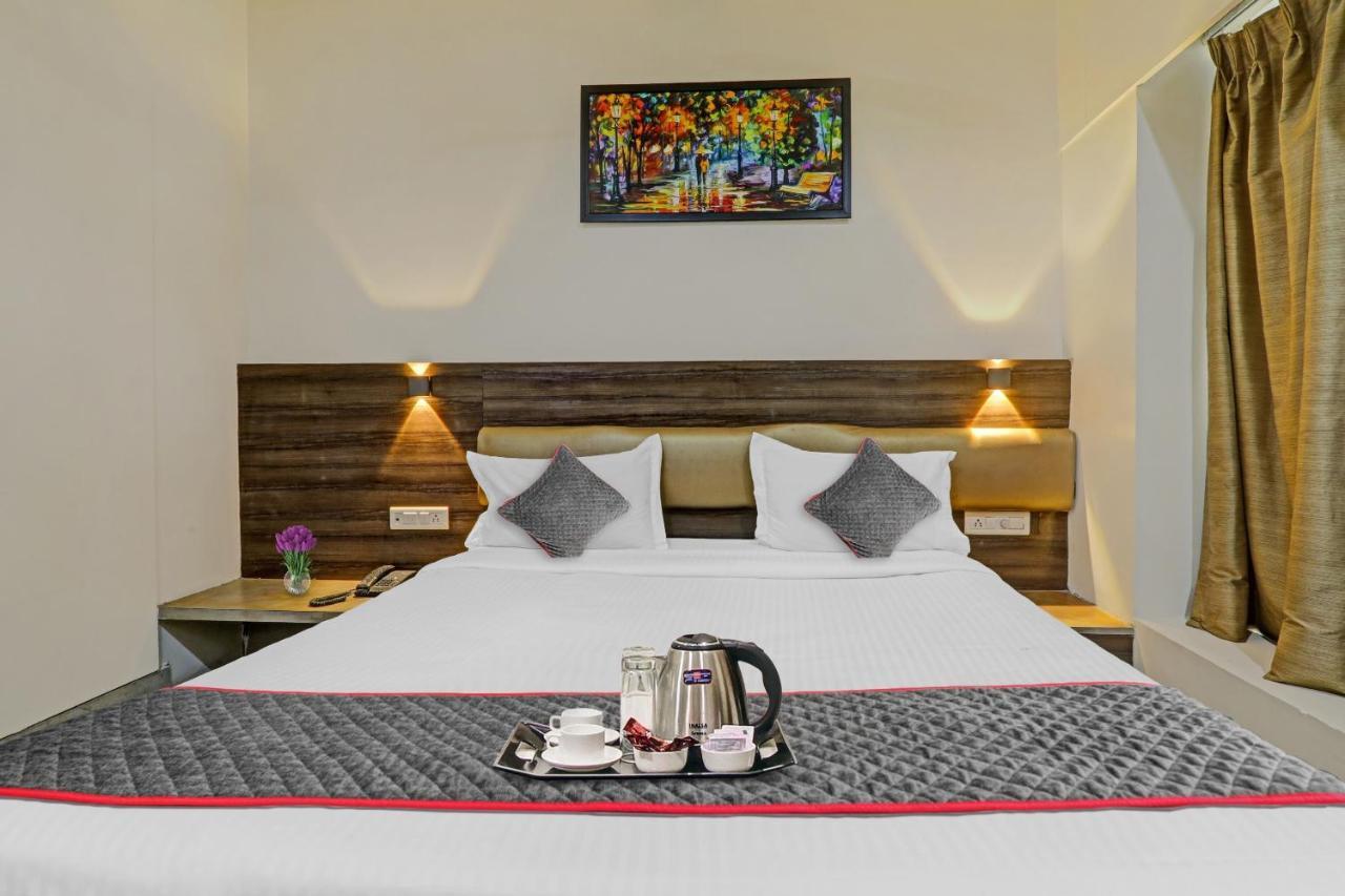 Townhouse 1150 Hotel Dayal Palace Chinhat Bagian luar foto