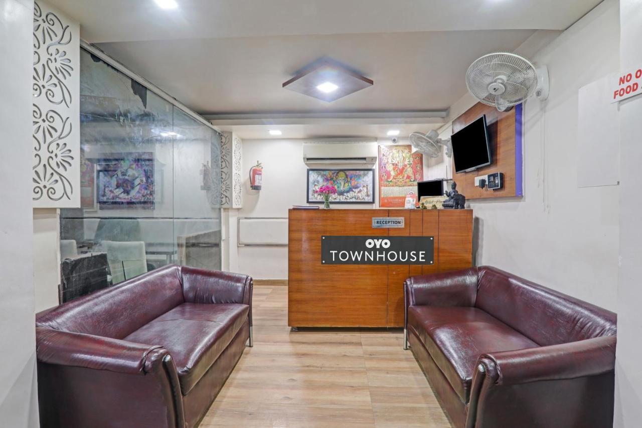 Townhouse 1150 Hotel Dayal Palace Chinhat Bagian luar foto