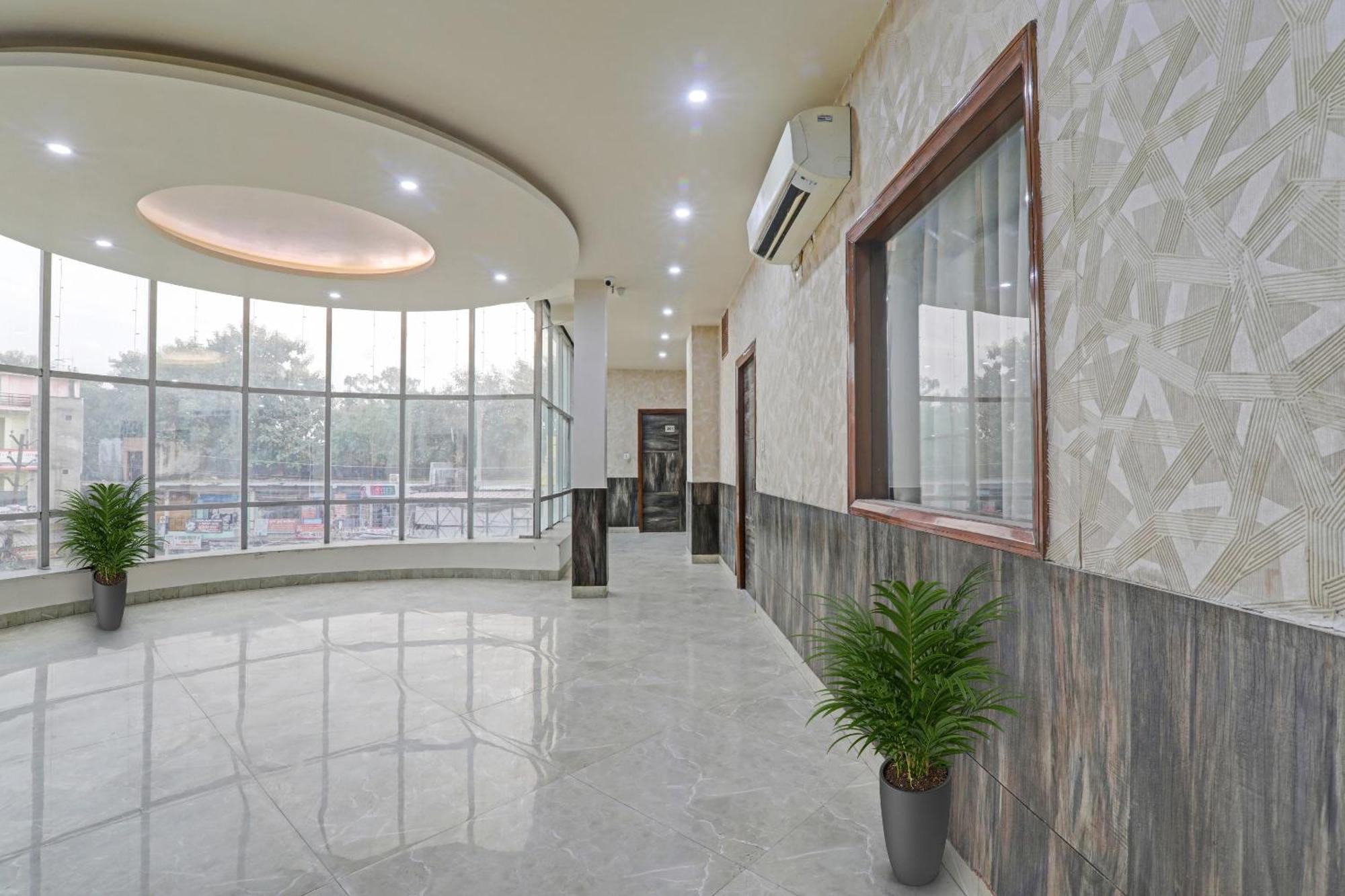 Townhouse 1150 Hotel Dayal Palace Chinhat Bagian luar foto
